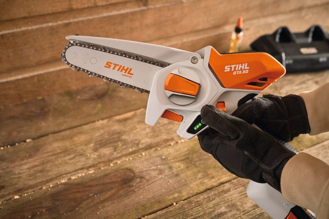 Genėtuvas šakų grandininis akumuliatorinis STIHL GTA 30.0 SET (su 2 x AS 2 ir AL 5-2)