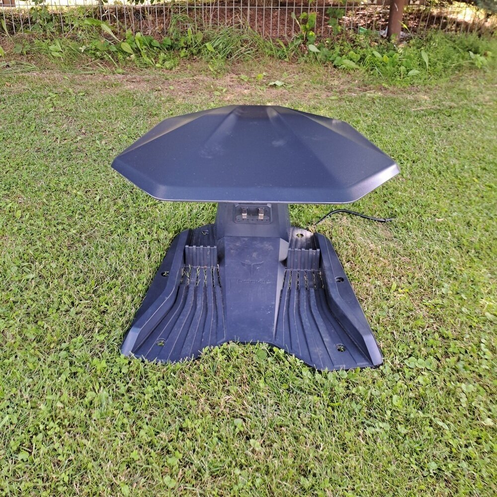 Įkrovimo stotelės stogelis Hookii Neomow robotams - Image 4