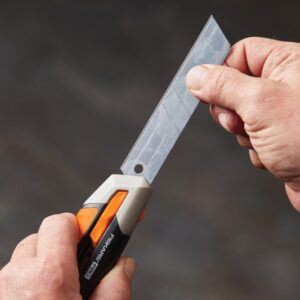 CarbonMax™ peilis laužomais ašmenimis 25mm