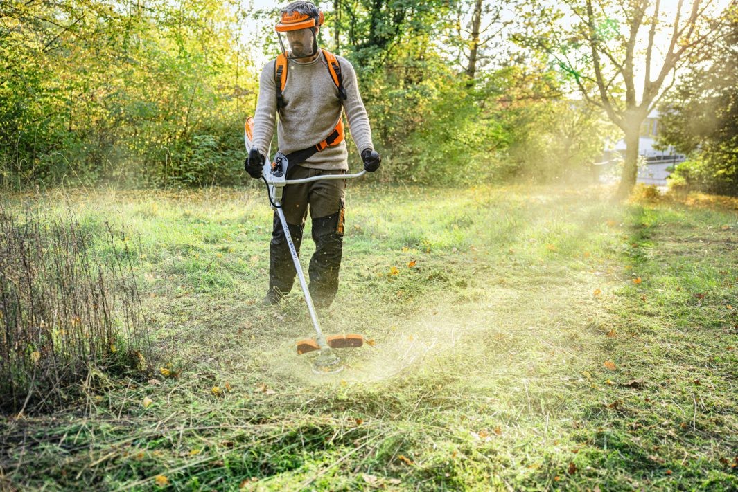 Krūmapjovė akumuliatorinė STIHL FSA 200.0 (be akum. ir krov.) Krūmapjovė akumuliatorinė STIHL FSA 200.0 (be akum. ir krov.)
