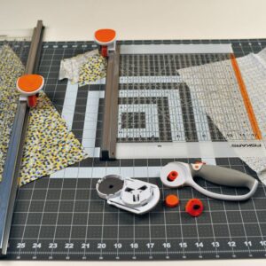 Craft Combo besisukanti pjaustyklė su liniuote 15x61 cm