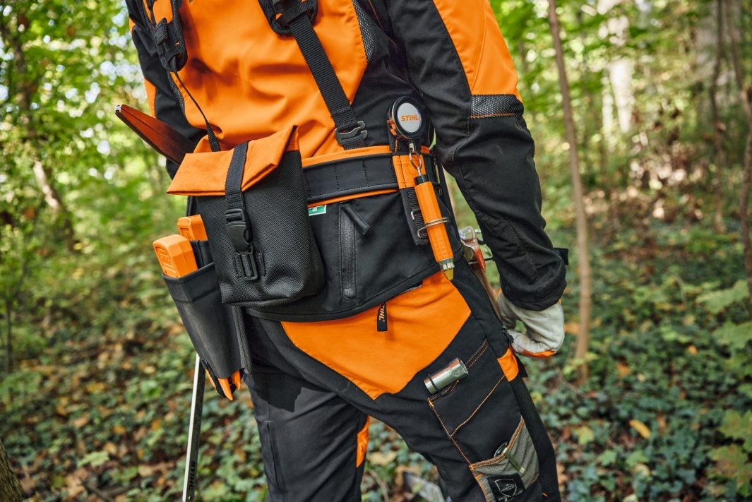 Rinkinys ADVANCE X-Flex Basic (laikikliai prie diržo grandinei, pleištams, žymėjimo kreidai, kirviui) Rinkinys ADVANCE X-Flex Basic (laikikliai prie diržo grandinei, pleištams, žymėjimo kreidai, kirviui)